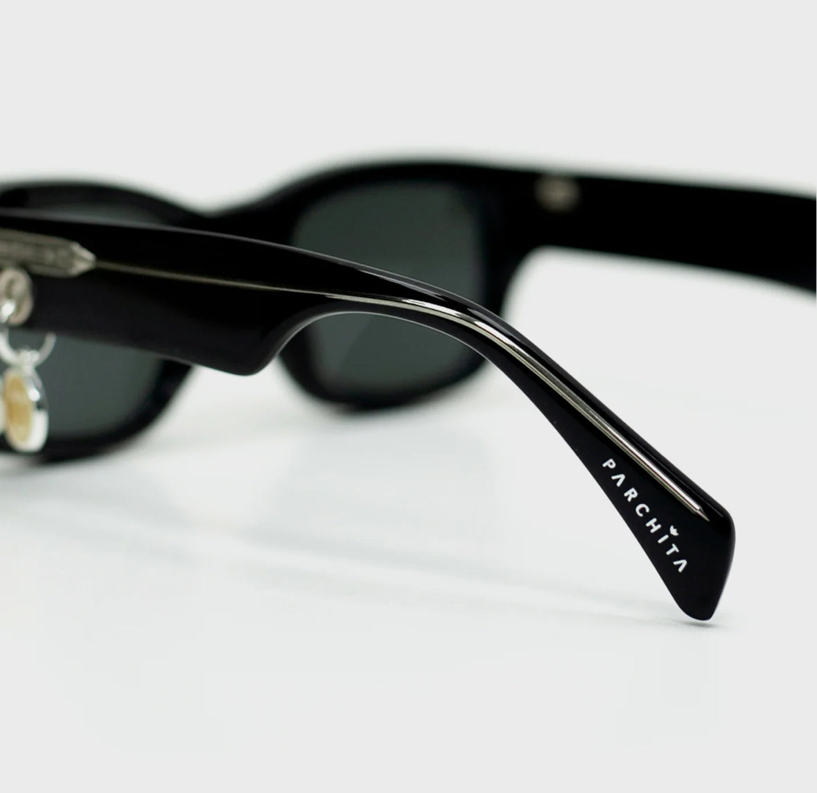 Parchita x Fento Sunglasses- Black