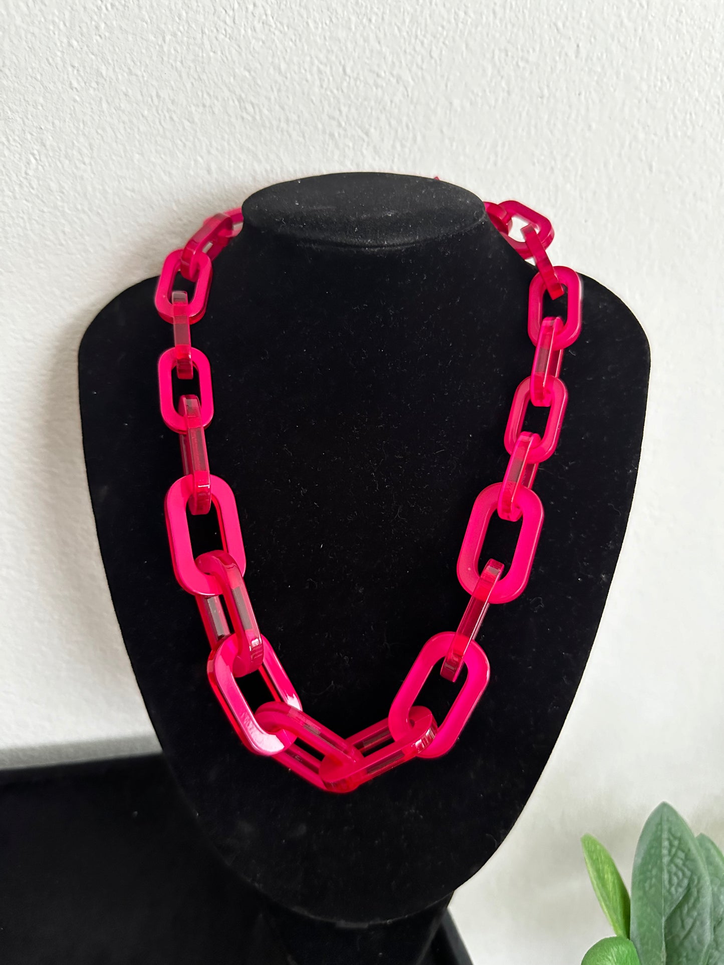 Alice Short Necklace- Fuscia