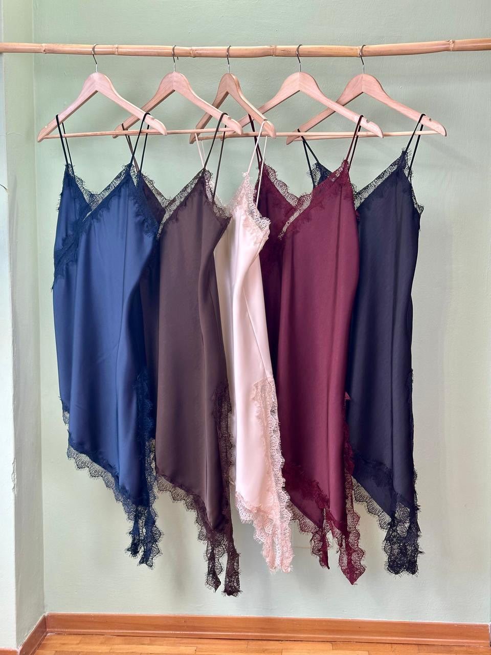 Laced Dress 🇮🇹